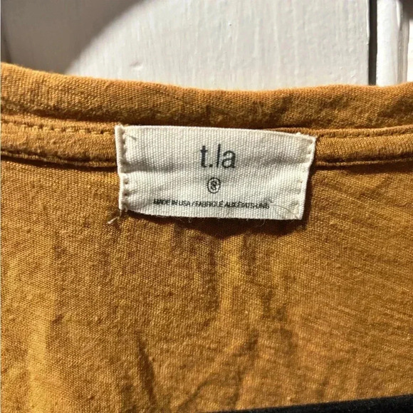 Anthropologie The Lars Classic V-Neck Tee by T.La - Picture 4 of 7